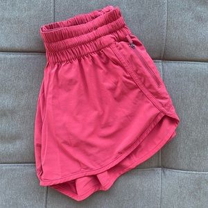 Lulu Tracker 4” Red Shorts